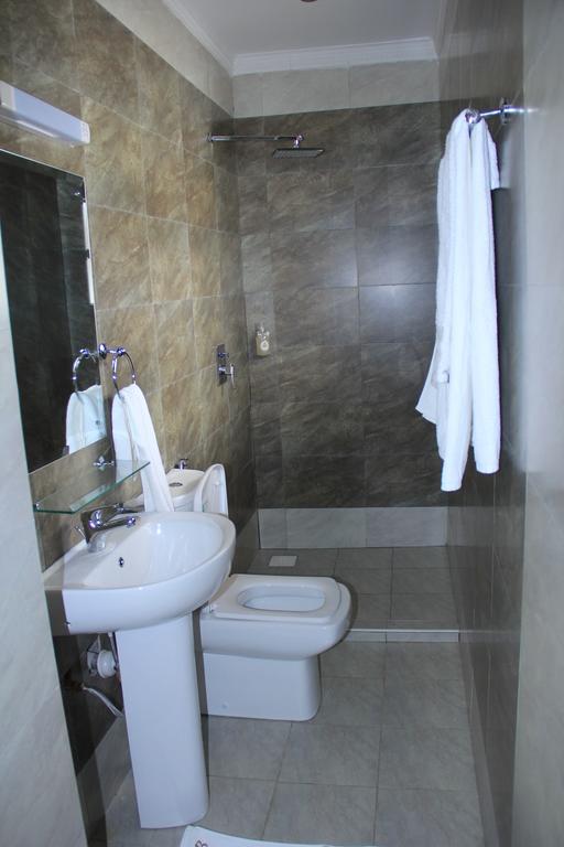 Brownie'S Guesthouse Lake Elementaita Room photo