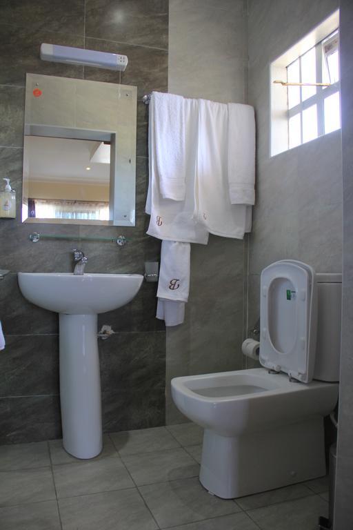 Brownie'S Guesthouse Lake Elementaita Room photo